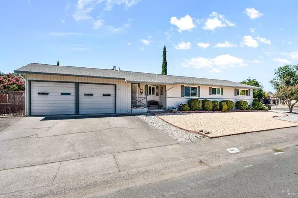 1492 Despina DR, Ukiah, CA 95482