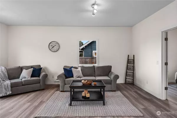 8246 S G Street, Tacoma, WA 98408