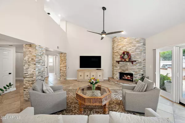 2626 E ARIZONA BILTMORE Circle #35, Phoenix, AZ 85016