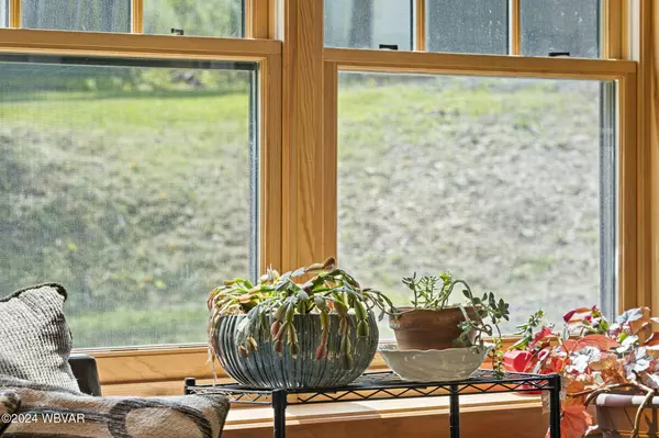 1348 RADIO CLUB RD, Montoursville, PA 17754