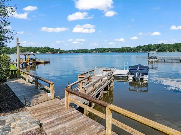 140 Dock Post LN, Lexington, NC 27292