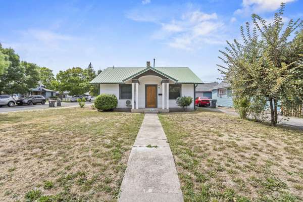 324 Peach ST, Medford, OR 97501