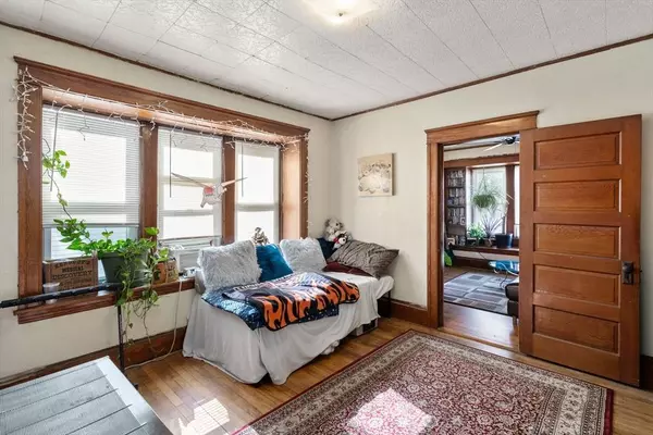 10 Stowell Ave, Worcester, MA 01606