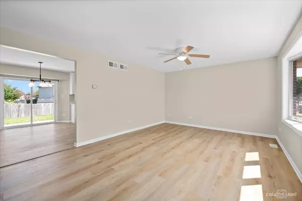 7015 Monmouth DR, Joliet, IL 60431