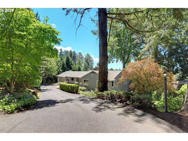 7740 SW CANYON DR, Portland, OR 97225