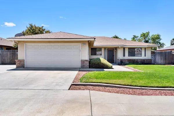 1374 Saginaw Avenue, Clovis, CA 93612