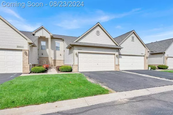 24521 PINE VILLAGE Boulevard, Oak Park, MI 48237
