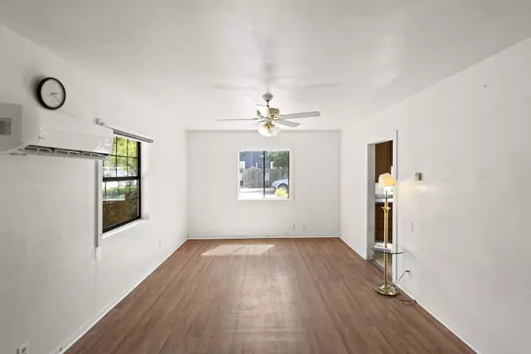 324 Peach ST, Medford, OR 97501