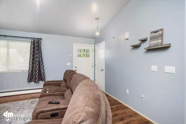 7256 W Terry L CIR, Wasilla, AK 99623