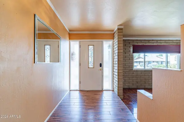 3002 W SHANGRI LA Road, Phoenix, AZ 85029