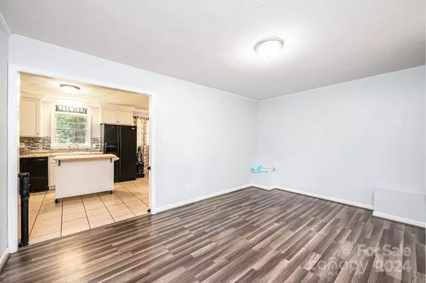 1713 Dale ST, Newton, NC 28658