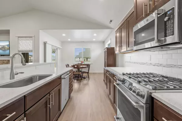 3277 Cheltenham WAY, Medford, OR 97504