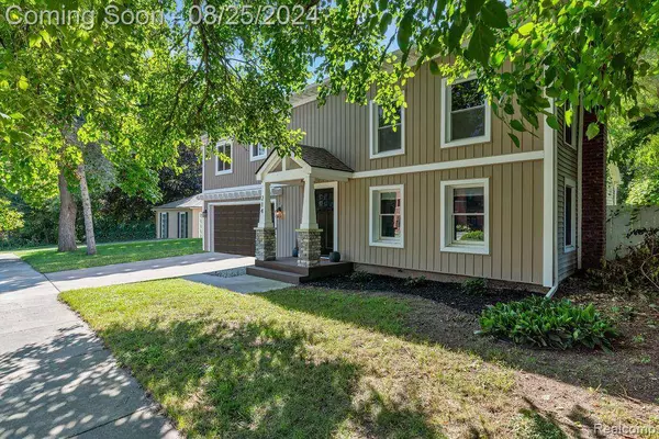 214 OAKLAND Street, Milford, MI 48381