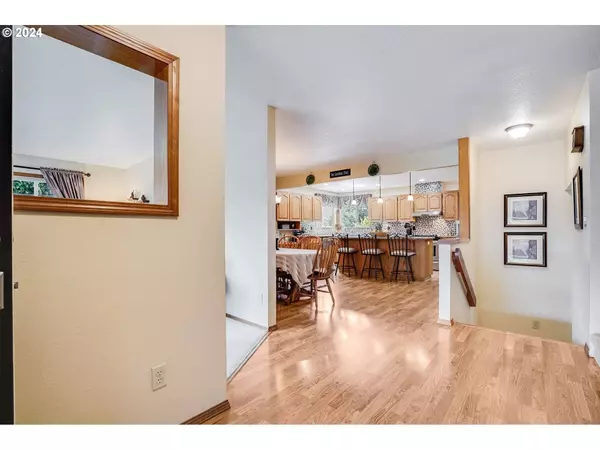 1580 NE LAURELWOOD CIR, Canby, OR 97013