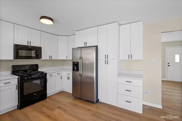 7015 Monmouth DR, Joliet, IL 60431