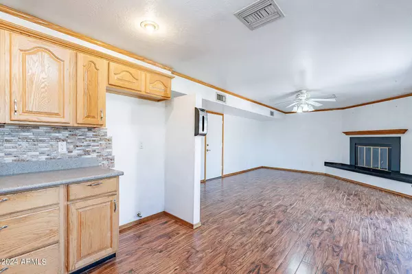 3002 W SHANGRI LA Road, Phoenix, AZ 85029