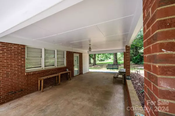 1713 Dale ST, Newton, NC 28658