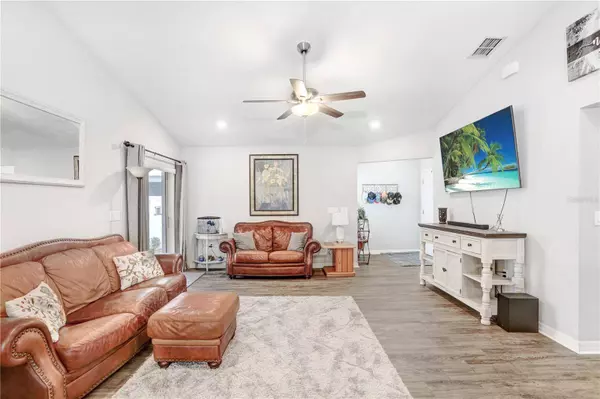 6837 ABBYWOOD LN, Zephyrhills, FL 33541