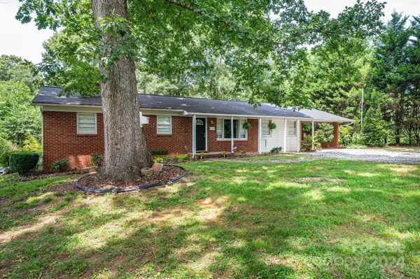 1713 Dale ST, Newton, NC 28658