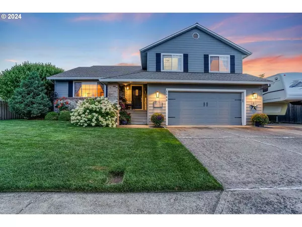 1580 NE LAURELWOOD CIR, Canby, OR 97013