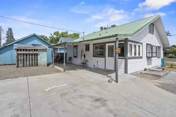 324 Peach ST, Medford, OR 97501