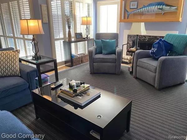 30375 OAKVIEW Way, Bingham Farms, MI 48025