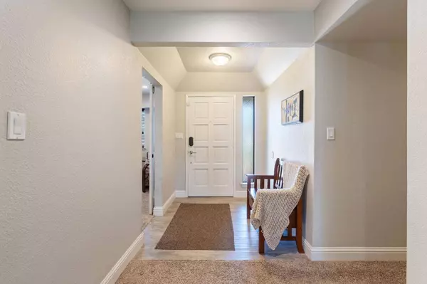 1374 Saginaw Avenue, Clovis, CA 93612