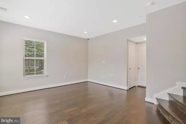 1717 13TH RD S, Arlington, VA 22204