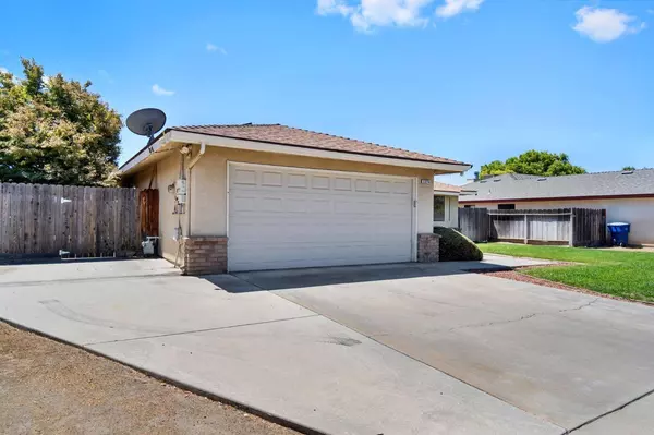 1374 Saginaw Avenue, Clovis, CA 93612