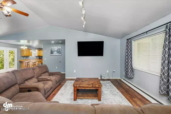 7256 W Terry L CIR, Wasilla, AK 99623