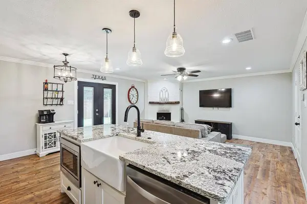 5833 Denise Drive, Haltom City, TX 76148