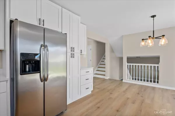 7015 Monmouth DR, Joliet, IL 60431