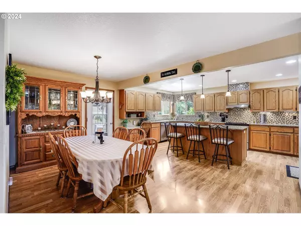 1580 NE LAURELWOOD CIR, Canby, OR 97013