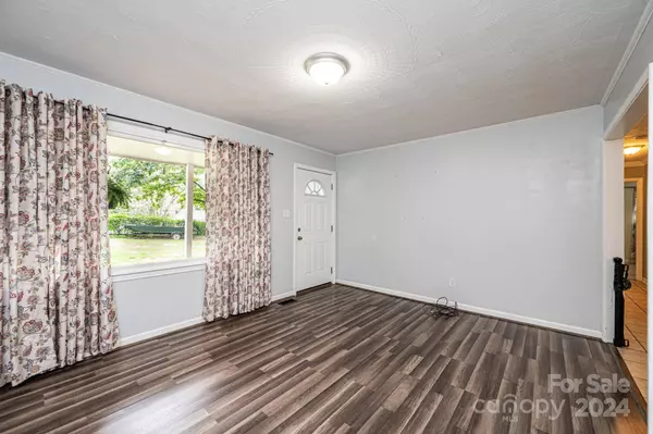 1713 Dale ST, Newton, NC 28658