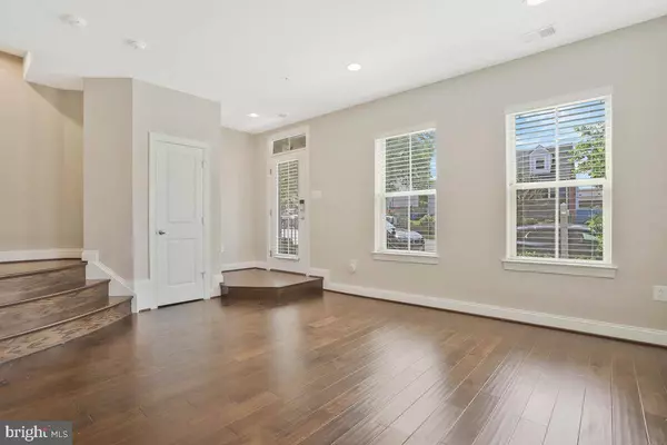 1717 13TH RD S, Arlington, VA 22204