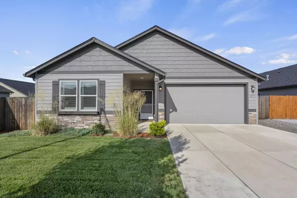 3277 Cheltenham WAY, Medford, OR 97504
