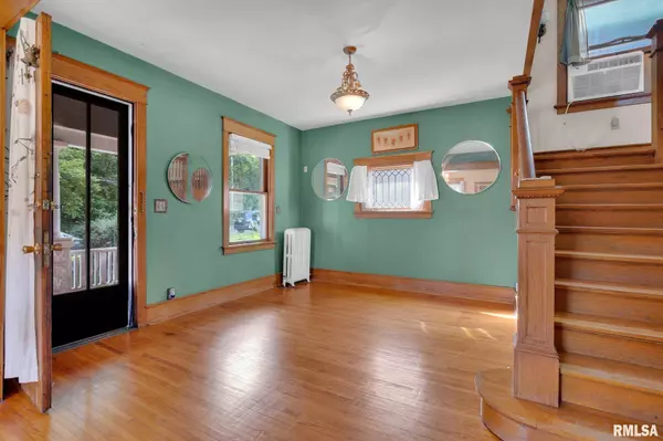 1000 23RD ST, Rock Island, IL 61201