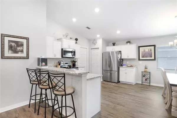 6837 ABBYWOOD LN, Zephyrhills, FL 33541