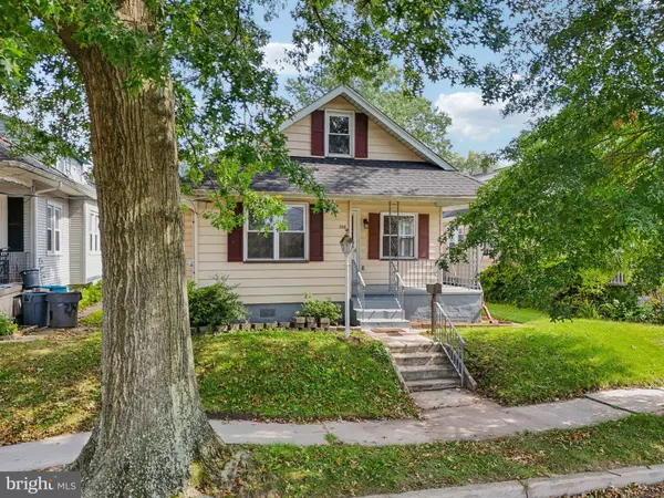 208 E PINE ST, Audubon, NJ 08106