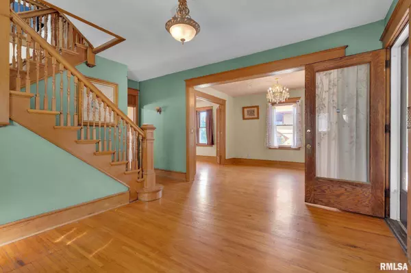 1000 23RD ST, Rock Island, IL 61201