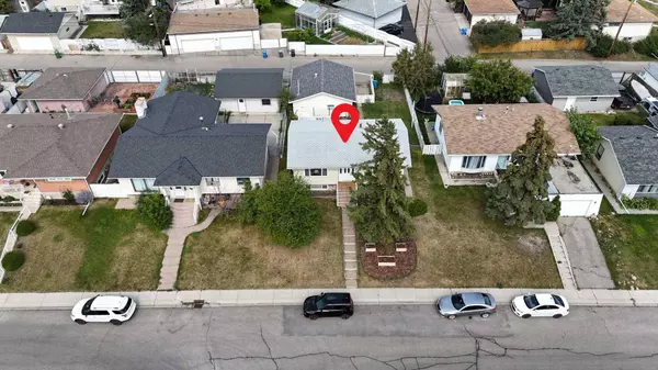 304 Huntridge RD NE, Calgary, AB T2K 4B6