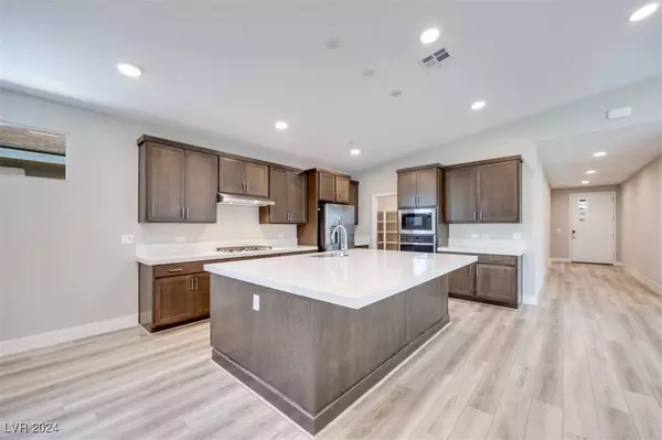 10103 Evergreen Pine Street, Las Vegas, NV 89166