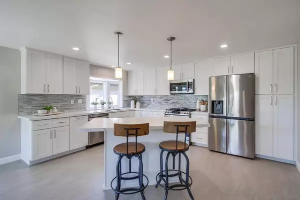 13025 Caminito Bracho, San Diego, CA 92128