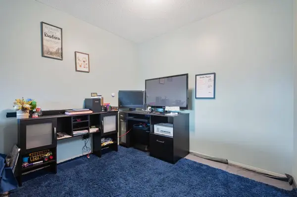 33850 FERN ST #105, Abbotsford, BC V2S 6C3