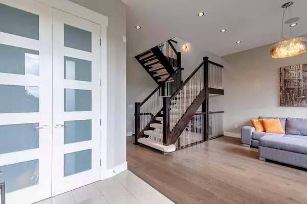 1808 23 AVE NW, Calgary, AB T2M1V7