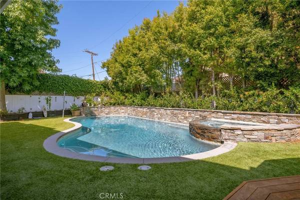 703 Saint James PL, Newport Beach, CA 92663
