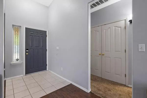 824 S Arroyo Street, Visalia, CA 93292