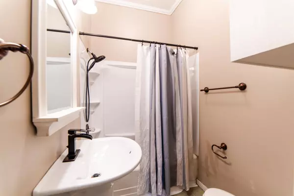 206 S Madison St, Hillsboro, KS 67063