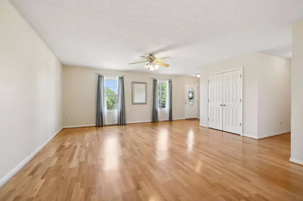 181 Hatton Dr, Gordonsville, TN 38563