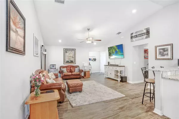 6837 ABBYWOOD LN, Zephyrhills, FL 33541